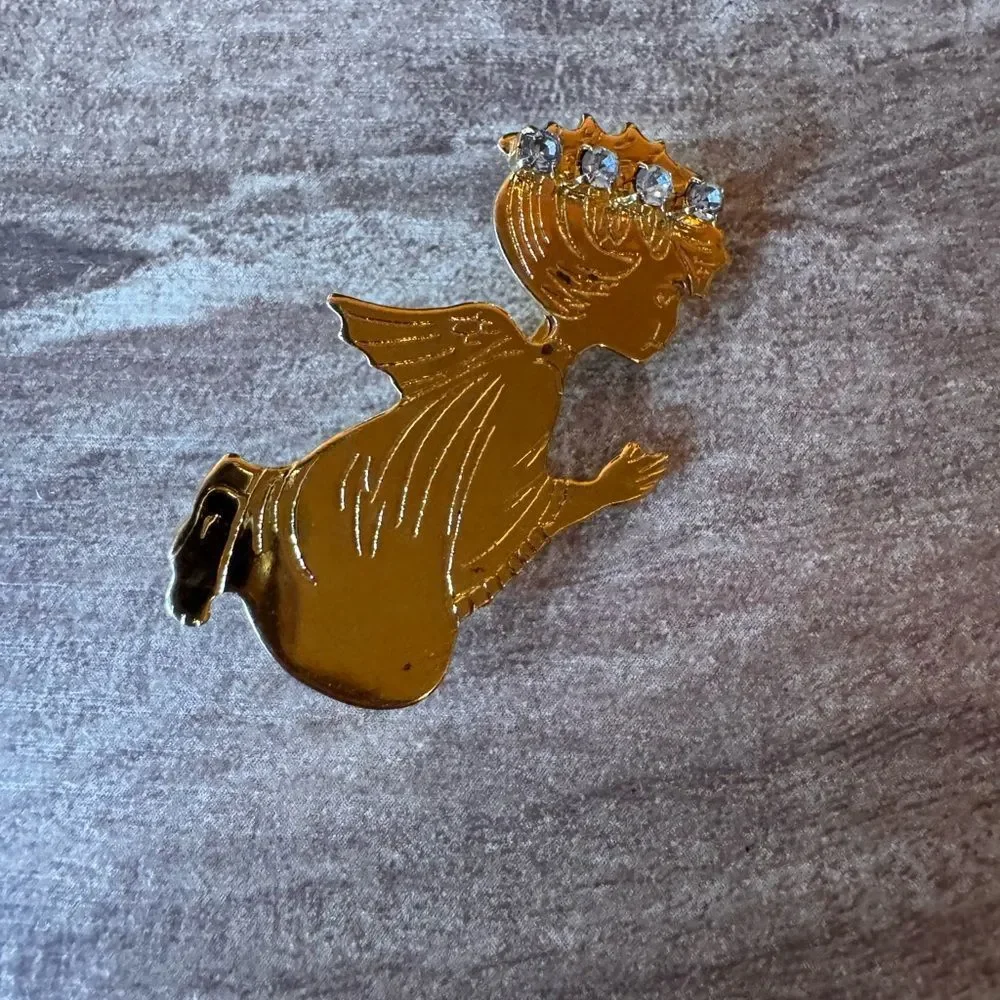 Vintage Gold Tone Praying Angel Brooch Clear Rhinestones Halo Etched